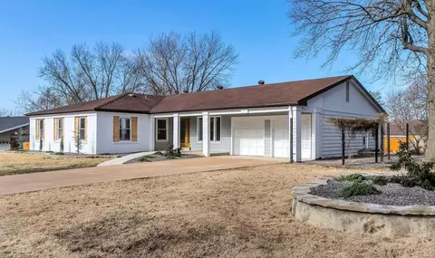 13303 Hobnail Dr, Saint Louis, MO 63146