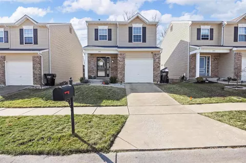 216 Cimarron Ridge Xing, Wentzville, MO 63385