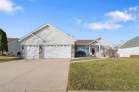 2714 Post Meadows Dr, O'fallon, MO 63368 photo 2