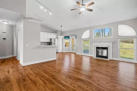2714 Post Meadows Dr, O'fallon, MO 63368 photo 5