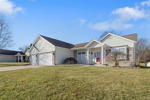 2714 Post Meadows Dr, O'fallon, MO 63368 photo 4