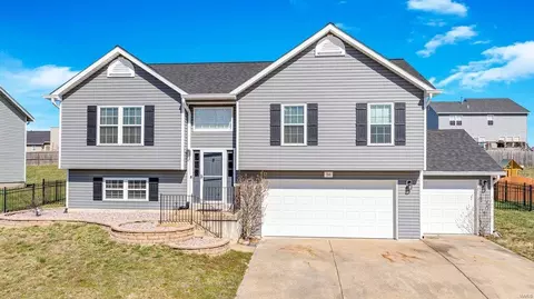56 Split Rail Ct, Wentzville, MO 63385