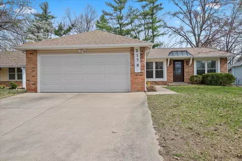 2178 Pheasant Run Dr, Maryland Heights, MO 63043