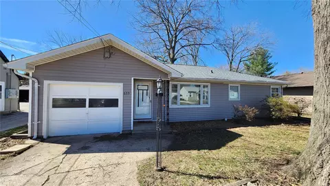 639 N 38th St, Belleville, IL 62226