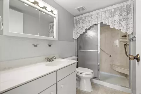 Bath - 3107 Garnette #D2, Bridgeton, MO 63044 photo 2 of 2