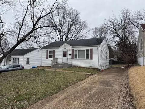 9824 Rhythm Dr, Overland, MO 63114