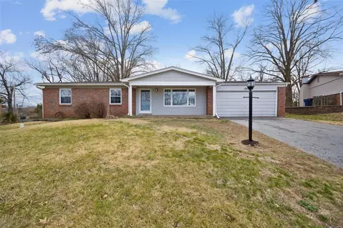 12284 Prinster Dr, Saint Louis, MO 63146