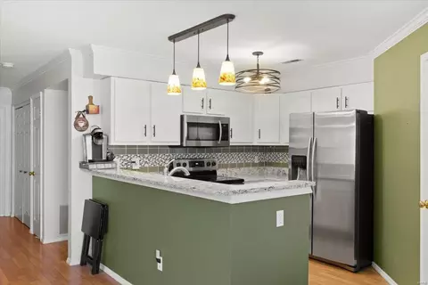 Kitchen - 1708 Whispering Creek Dr #B, Ballwin, MO 63021 photo 2 of 6