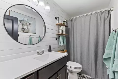 Bath - 98 S Edward Ct, Eureka, MO 63025 photo 1 of 4