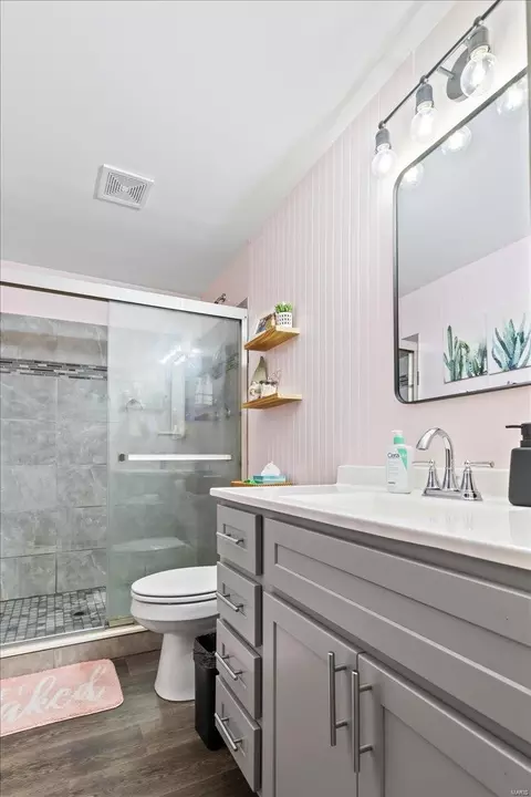 Bath - 98 S Edward Ct, Eureka, MO 63025 photo 4 of 4