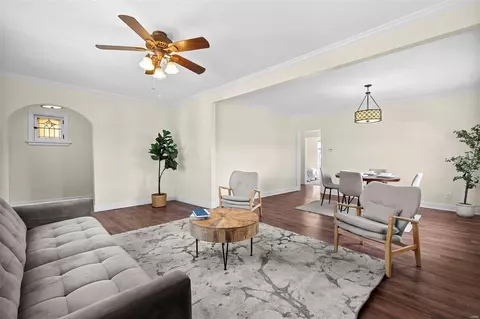 Living - 4170 Tyrolean Ave, Saint Louis, MO 63116 photo 2 of 4
