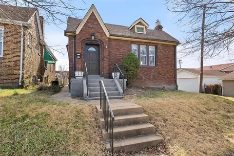 Exterior - 4170 Tyrolean Ave, Saint Louis, MO 63116 photo 2 of 9