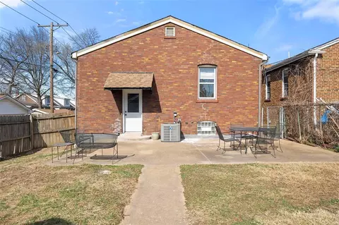 Exterior - 4170 Tyrolean Ave, Saint Louis, MO 63116 photo 7 of 9