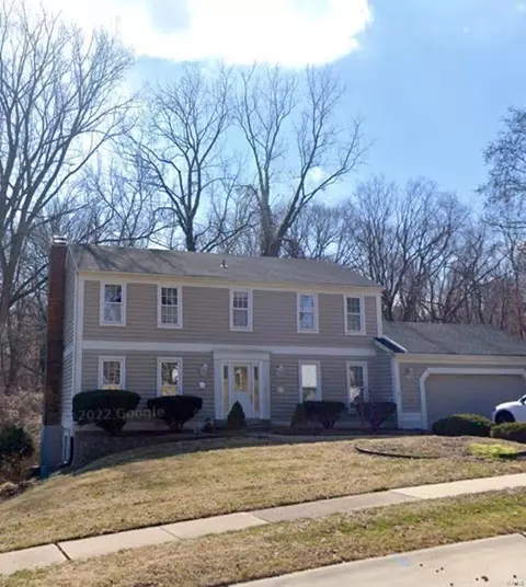 527 Westernmill Dr, Chesterfield, MO 63017