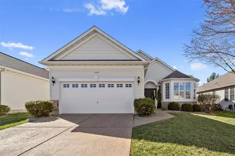 2090 Hawks Landing Dr, Lake Saint Louis, MO 63367