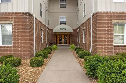 1505 S Old Highway 94 #405, Saint Charles, MO 63303