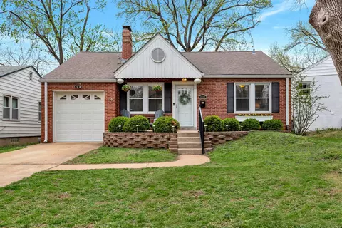 2437 Kentland Dr, Saint Louis, MO 63144
