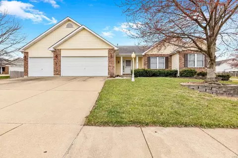 8213 Bristol Valley Dr, Saint Peters, MO 63376