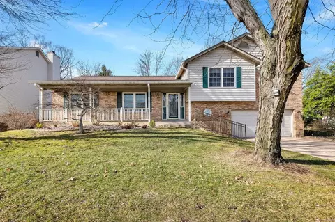 Exterior - 2700 Kettering Dr, Saint Charles, MO 63303 photo 2 of 12