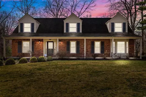 9830 Wild Deer Rd, Saint Louis, MO 63124