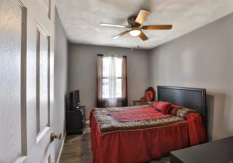 Bedroom - 3045 Cherokee Ln, Saint Charles, MO 63301 photo 3 of 4