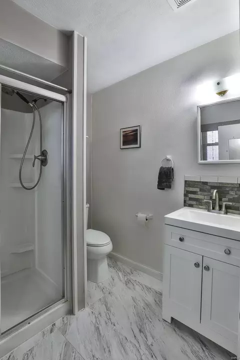 Bath - 3045 Cherokee Ln, Saint Charles, MO 63301 photo 1 of 4