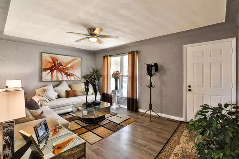 Living - 3045 Cherokee Ln, Saint Charles, MO 63301 photo 1 of 5