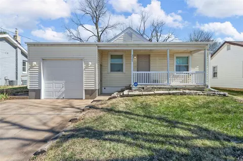 3525 Longview Dr, Saint Louis, MO 63129