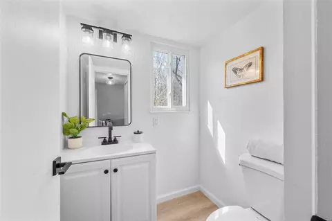 Bath - 963 Silversprings Ln, Manchester, MO 63021 photo 1 of 3