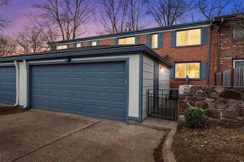 963 Silversprings Ln, Manchester, MO 63021