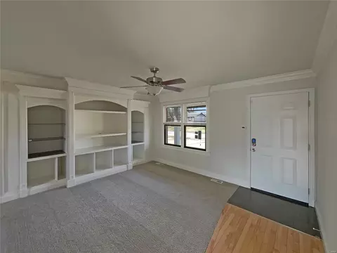 Living - 810 Saint Joseph Ave, O'fallon, MO 63366 photo 3 of 4