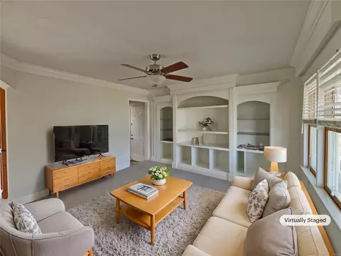 Living - 810 Saint Joseph Ave, O'fallon, MO 63366 photo 2 of 4