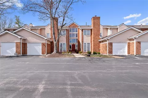 1348 Holgate Dr #G4, Ballwin, MO 63021