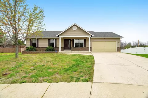 88 Knowledge Ct, Lake Saint Louis, MO 63367