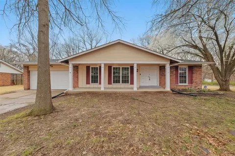 12406 Landau Dr, Florissant, MO 63033