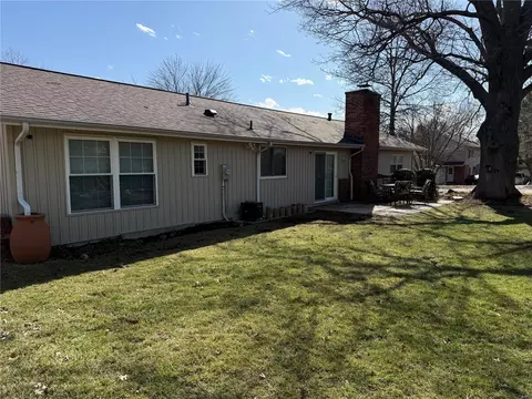 Exterior - 643 Spring Meadows Dr, Manchester, MO 63011 photo 5 of 8