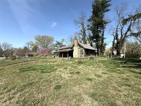 Exterior - 643 Spring Meadows Dr, Manchester, MO 63011 photo 7 of 8
