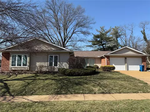 643 Spring Meadows Dr, Manchester, MO 63011