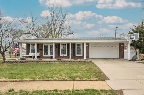 2680 Sorrell Dr, Florissant, MO 63033