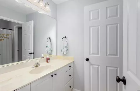 613 Castle Ridge Dr, Ballwin, MO 63021 photo 38