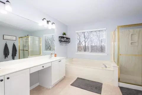 613 Castle Ridge Dr, Ballwin, MO 63021 photo 36