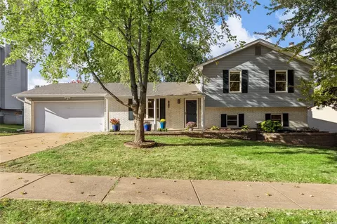 1640 Deergrass Dr, Saint Charles, MO 63303