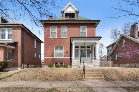 3641 Utah Pl, Saint Louis, MO 63116