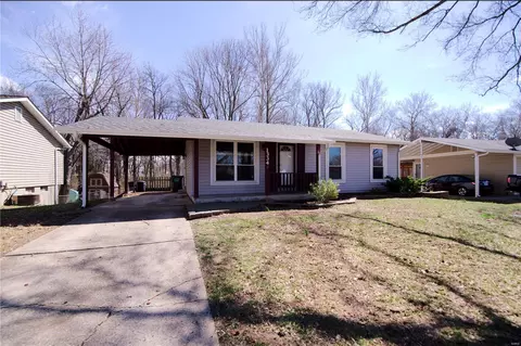 1334 Ramona Ln, Saint Charles, MO 63304