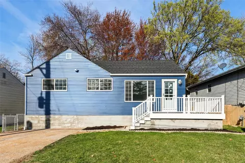 3811 Fee Fee Rd, Bridgeton, MO 63044