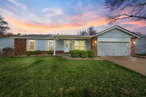 6157 Clovergreen Pl, Saint Louis, MO 63129