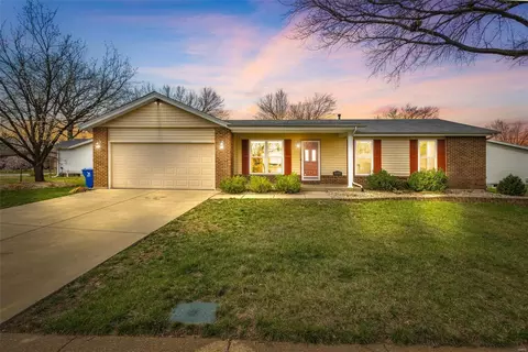 6133 Clovergreen Pl, Saint Louis, MO 63129