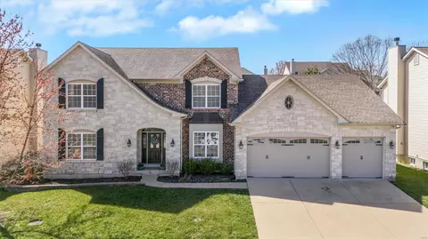 1327 Legacy Pointe Ln, Fenton, MO 63026