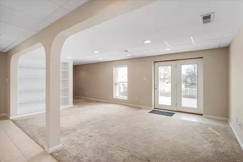 Living - 231 Alexandria Dr, Saint Charles, MO 63304 photo 9 of 10