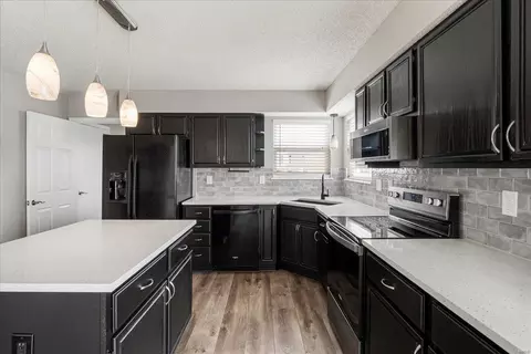 Kitchen - 231 Alexandria Dr, Saint Charles, MO 63304 photo 4 of 5